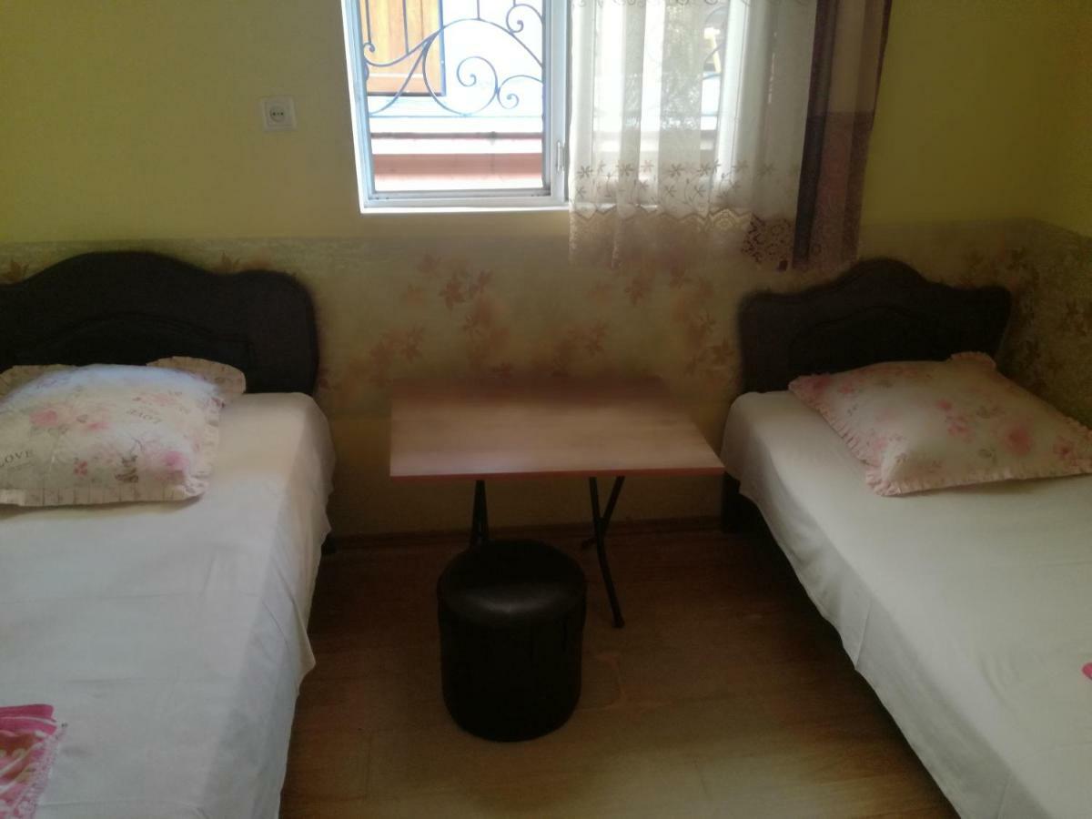 Guest House Nino باتومي المظهر الخارجي الصورة